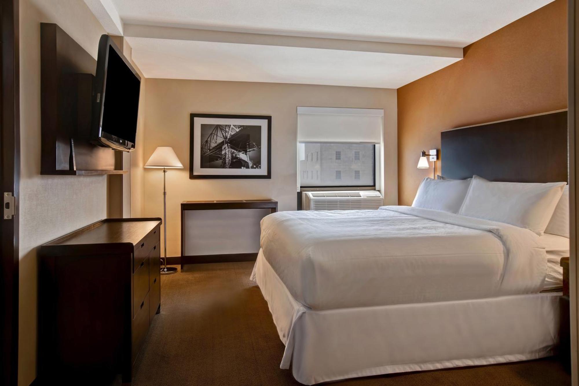 Four Points By Sheraton Пеория Екстериор снимка