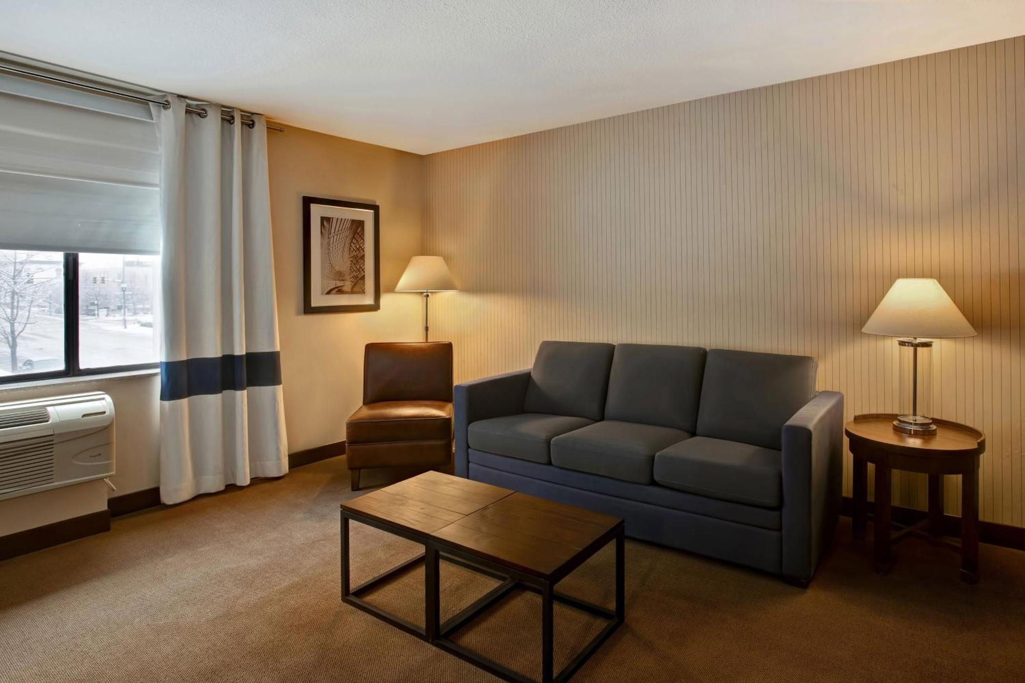 Four Points By Sheraton Пеория Екстериор снимка