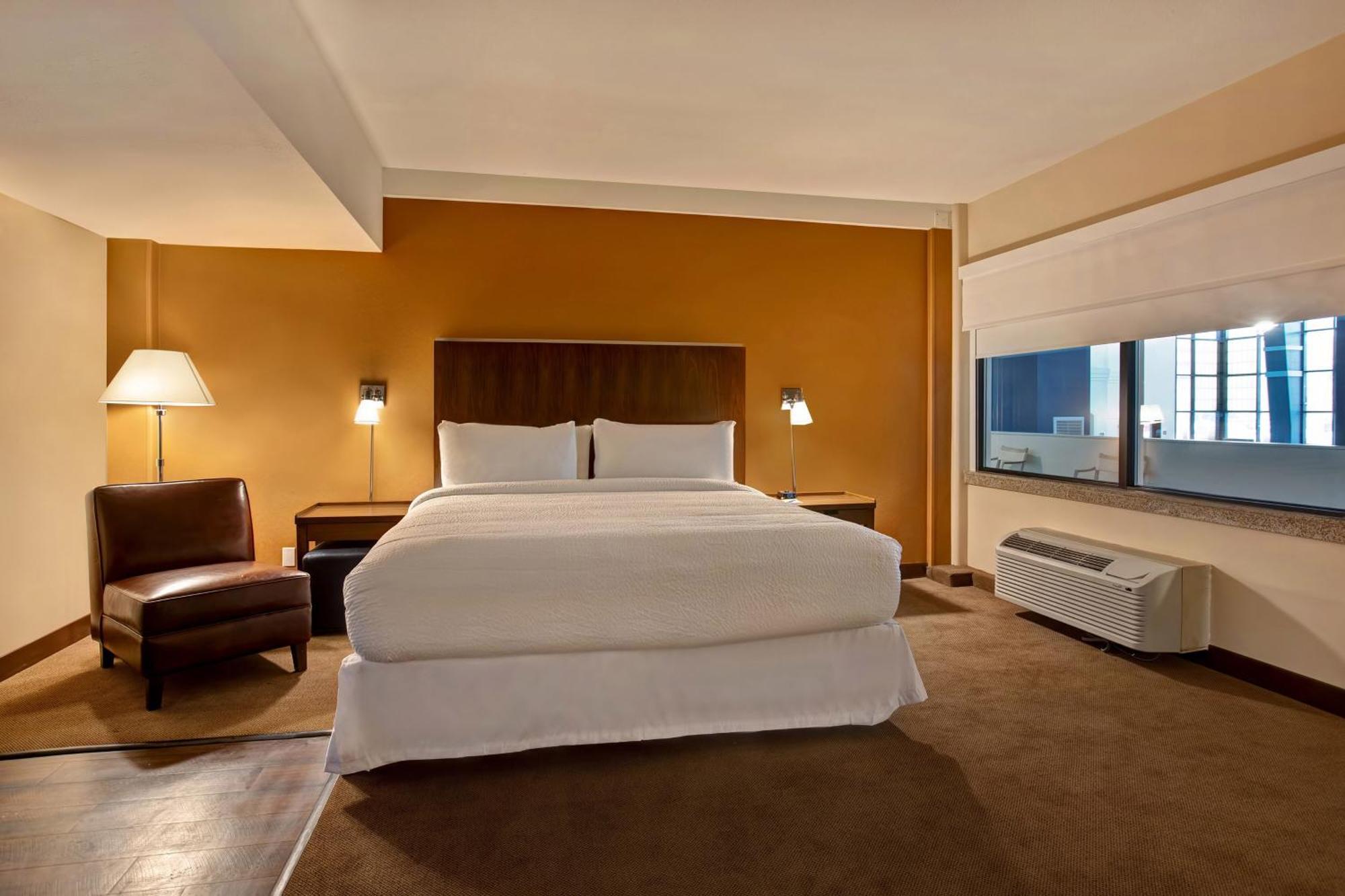 Four Points By Sheraton Пеория Екстериор снимка
